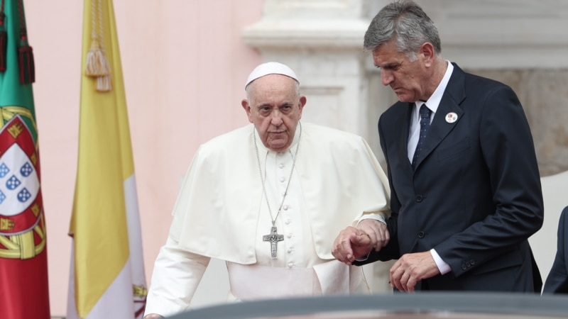 Papa Franjo poziva Evropu da djeluje kao mirotvorac u Ukrajini