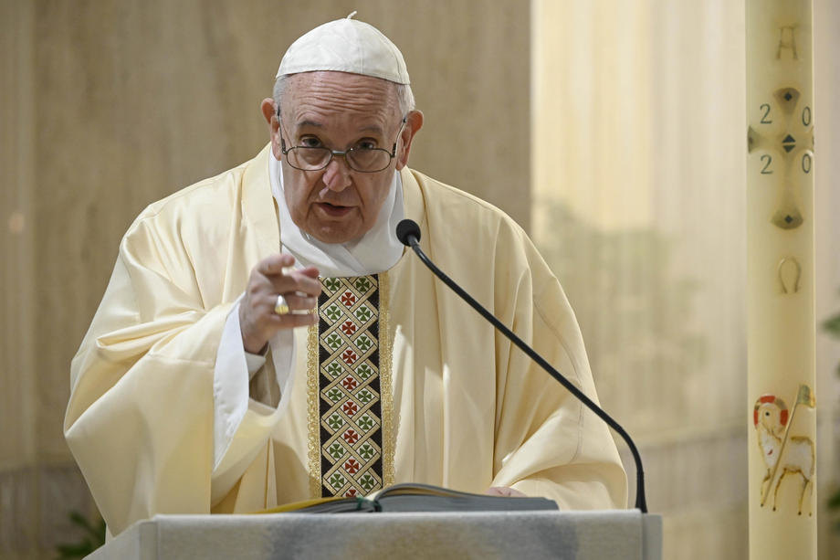 Papa: Pandemija ni kriza ne mogu ugasiti svetlo Božića