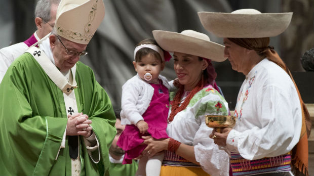 Papa: Strahovi ne smeju da spreče prihvatanje imigranata