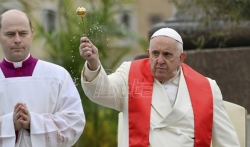 Papa na Trgu Svetog Petra za praznik Cveti 