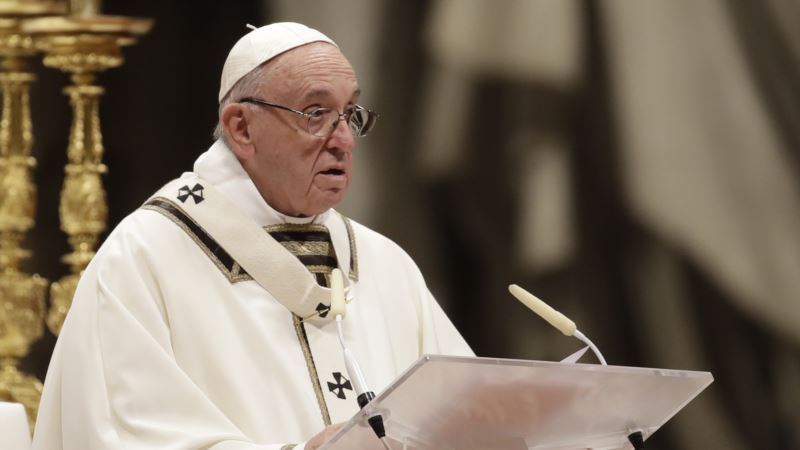 Papa obećava da će se suprotstaviti zlostavljačima dece