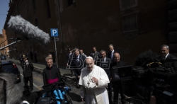 Papa pozvao na nastavak borbe protiv malarije i u vreme korona krize