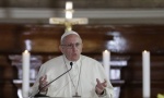 Papa priznao da skandali sa zlostavljanjima teraju ljude od crkve