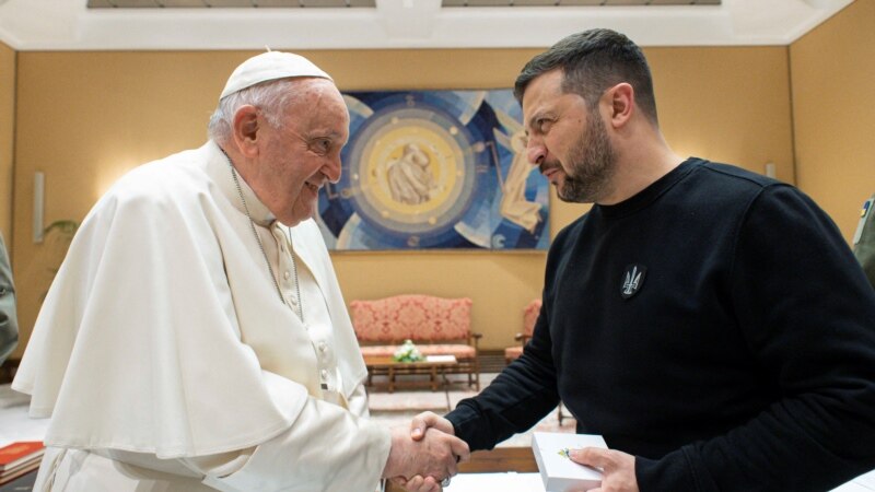 Papa traži od italijanskog kardinala da ode u mirovnu misiju u Ukrajinu