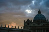 Papin kardinal optužen za zlostavljanje se branio ćutanjem