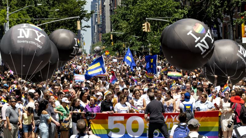 Paradama u SAD obeleženo 50 godina borbe za prava gej populacije