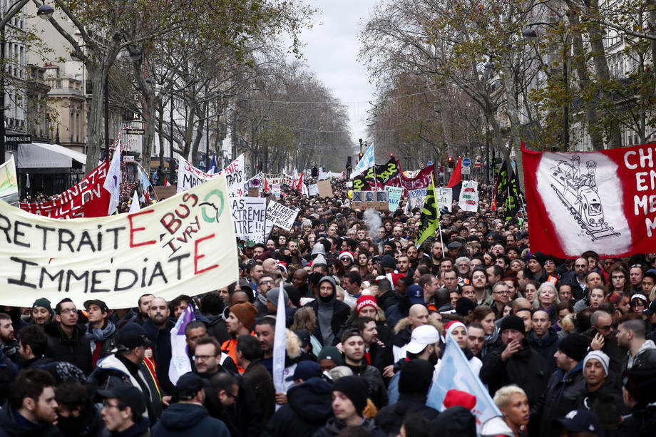 Pariz: Uprkos protestima vlada odlučna da sprovede reforme