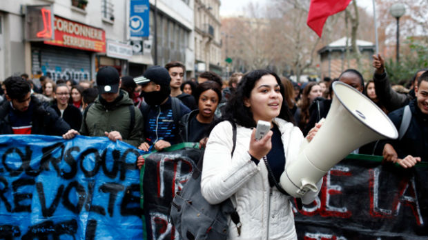 Pariz, snimak brutalnog hapšenja studenata izazvao uzbunu