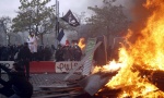 Pariz u plamenu: Gore automobili, suzavac i hapšenja širom grada (VIDEO/FOTO)