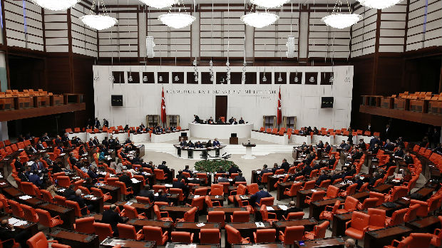 Parlament u Ankari izglasao šira ovlašćenja za Erdogana