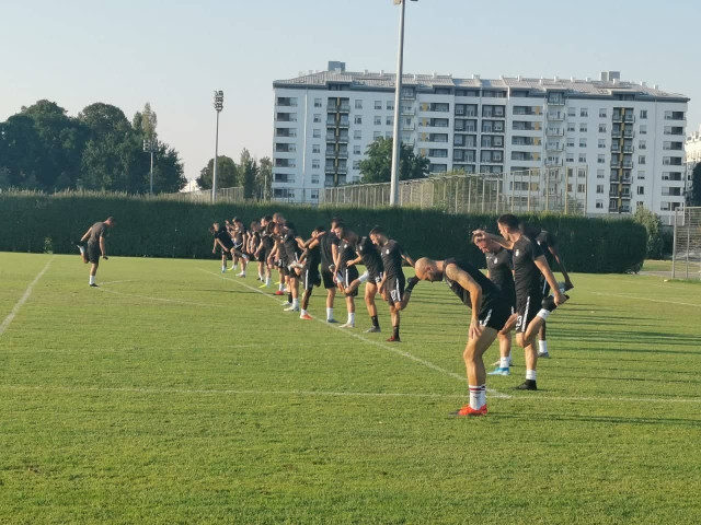 Partizan odradio trening pred Molde, prisutni Vučelić i Vazura (video)