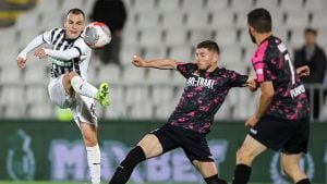 Partizan poražen u Beogradu: Bivši igrač Crvene zvezde sa dva gola srušio crno-bele