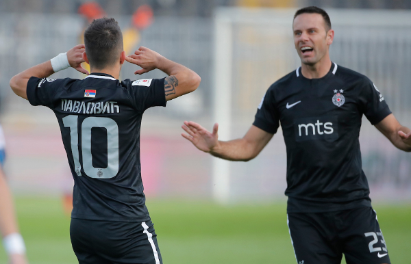 Partizan vodi na poluvremenu, jedan Lazar se povredio, drugi dao gol