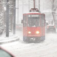 Pašće do 15 centimetara snega: Sunčan početak dana, a onda nagli preokret