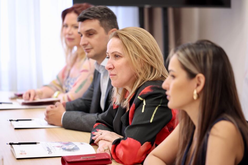 Paunović sa Babićem o projektu Upravljanje ljudskim resurskima u lokalnoj samoupravi