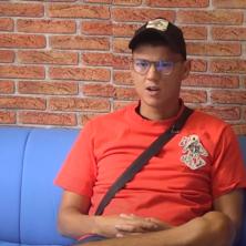 Peja pukao pred svima: Povredila me je, udara mi na muškost Progovorio o Eninim porocima