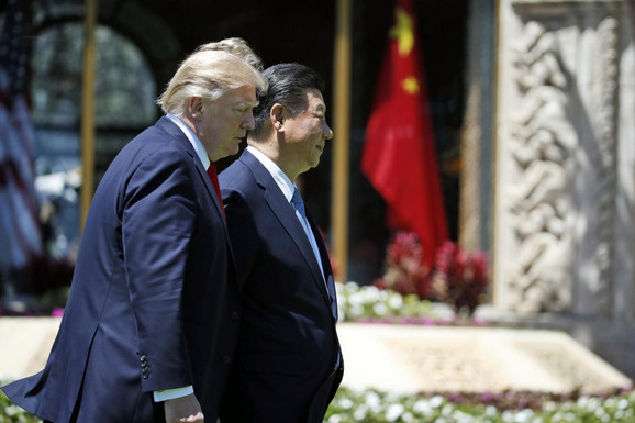 Peking ima KECA U RUKAVU u sukobu sa Trampom: Amerika žuri da preduhitri Kinu, ali na ovom polju već uveliko GUBI BITKU