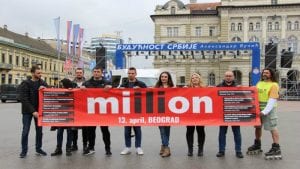 Performans „1 od 5 miliona“ ispred bine u Novom Sadu