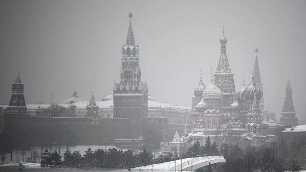 Peskov: Razgovori o sankcijama protiv Rusije se vode u Briselu i SAD-u sa apsolutno manijakalnom upornošću