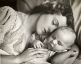 Pet laži u koje majke poveruju kada dobiju bebu