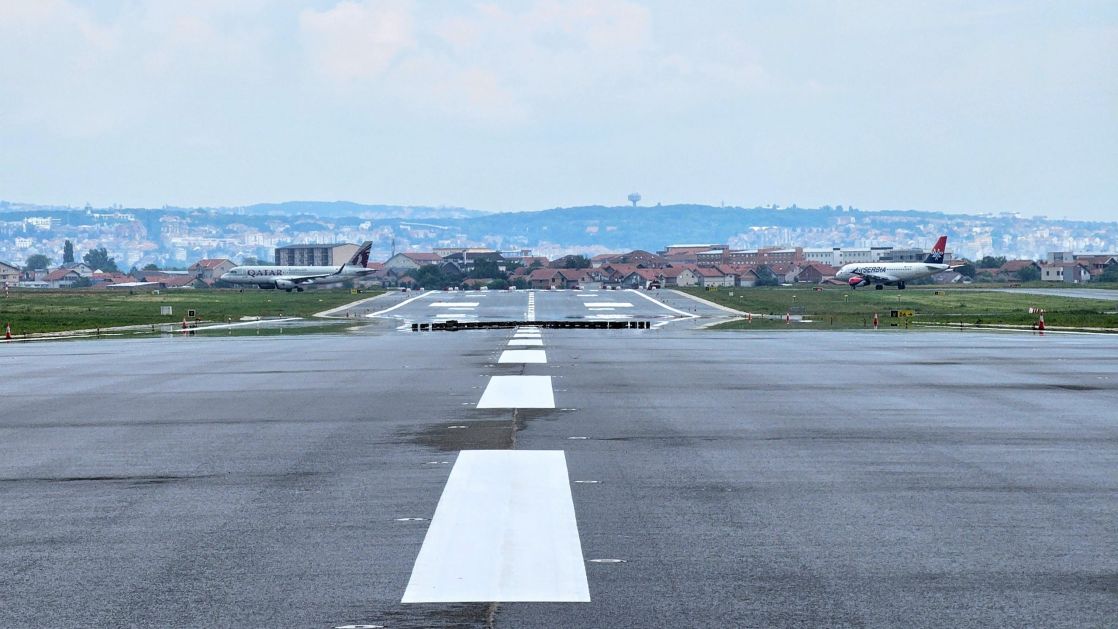 Peti po redu FOD Walk „Nikole Tesle“: Kako smo među prvima prepešačili tri i po kilometara nove piste beogradskog aerodroma