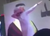 Pevač uhapšen u Saudijskoj Arabiji zbog zabranjenog pokreta VIDEO