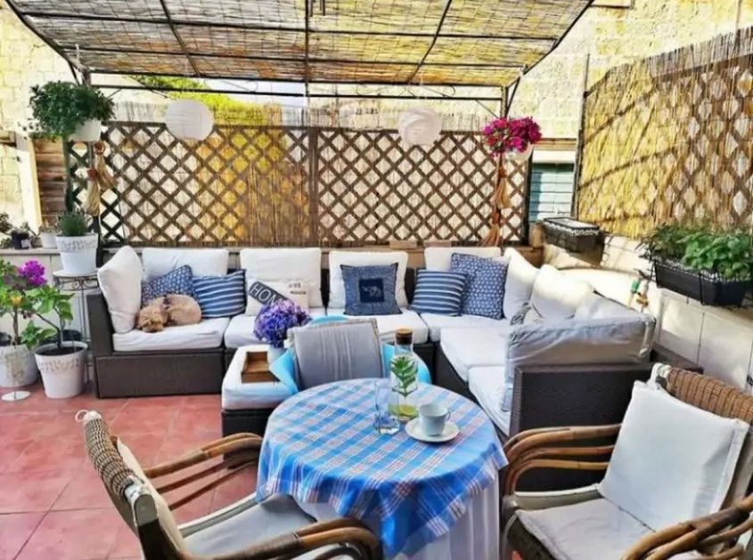 Pevačeva supruga od stare, skromne kućice napravila raj za uživanje (foto)