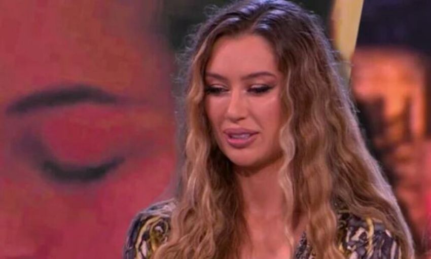 Pevačica Tea Tairović na početku karijere nije ličila na sebe, na estetske zahvate potrošila 16.000 €