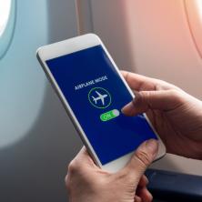 Pilot otkriva: Evo ŠTA SE DEŠAVA ako tokom leta NE UKLJUČITE AVIONSKI REŽIM na telefonu