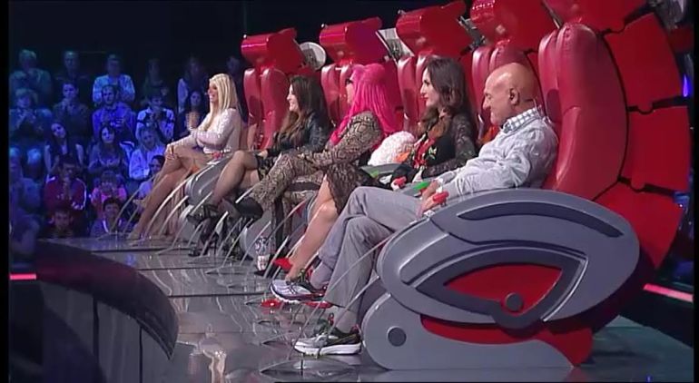 Pinkove zvezde: Kalinić zaratio sa Draganom, Dara i Aleksandra se konačno ujedinile, Zorica cepala košulju takmičaru, a oni su prošli u novi krug! (video)