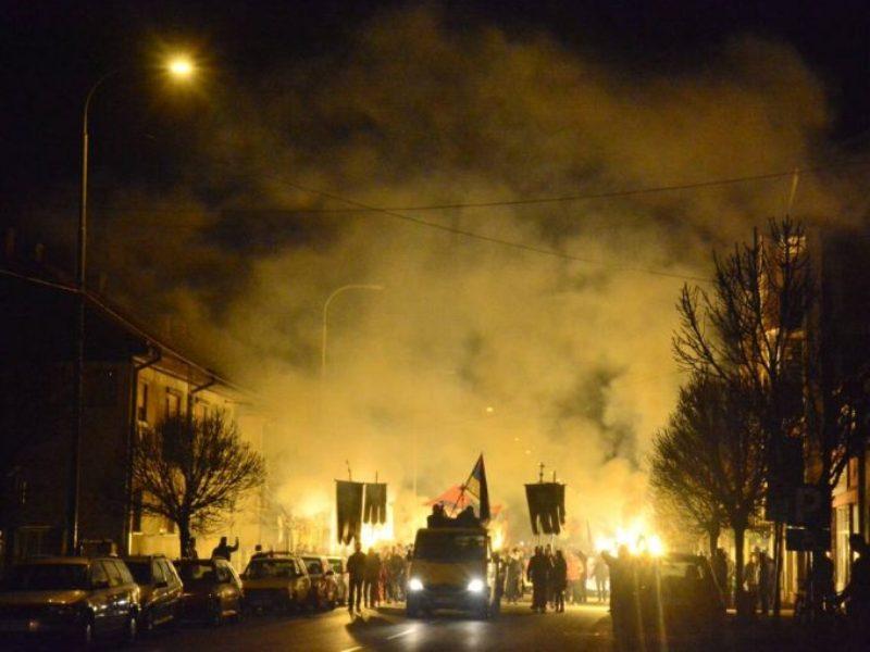 Piroćanci šetnjom i molebanom pružili podršku demonstrantima u Crnoj Gori
