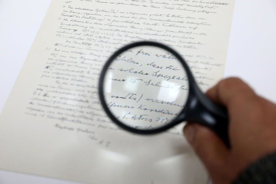Pismo Ajnštajna sa formulom E=mc2 prodato za 1,2 miliona dolara