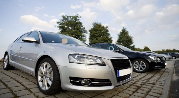 Placevi prazni, a cene rastu: Šta se to događa sa polovnim automobilima u Srbiji?!