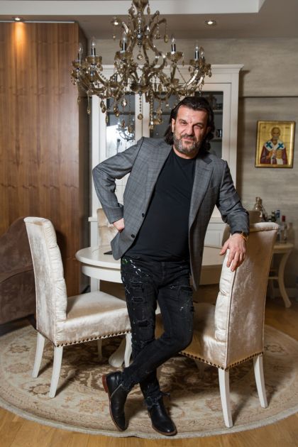 Plavuša za kojom se okreće ceo grad: Ovo je nova devojka Ace Lukasa