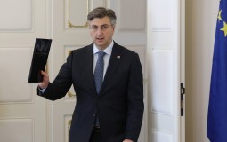 
					Plenković: Odluka Suda EU o slovenačkoj tužbi je pobeda hrvatskih argumenata 
					
									