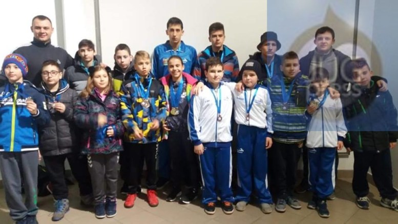 Plivacki klub Leskovac osvojio 19 medalja u Paracinu
