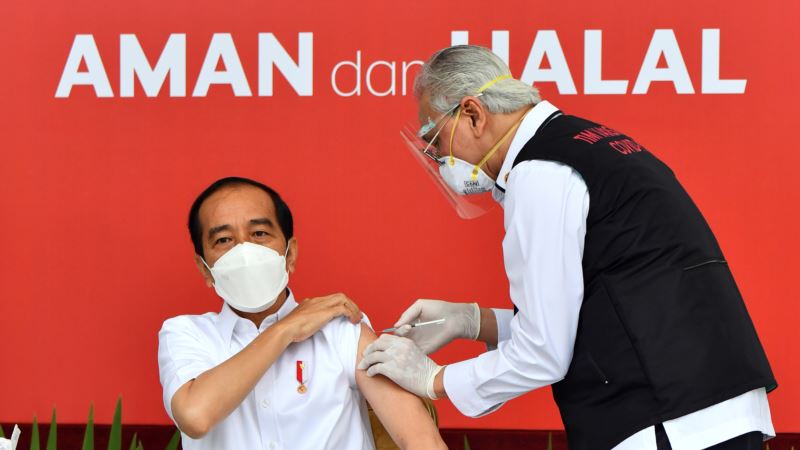 Počela vakcinacija protiv COVID-19 za zdravstvene radnike u Indoneziji