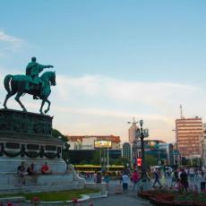 Počele pripreme za Novu godinu: Beograd dobija klizalište i ledeni dvorac