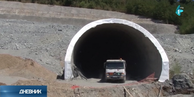 Počelo asfaltiranje tunela Manajle