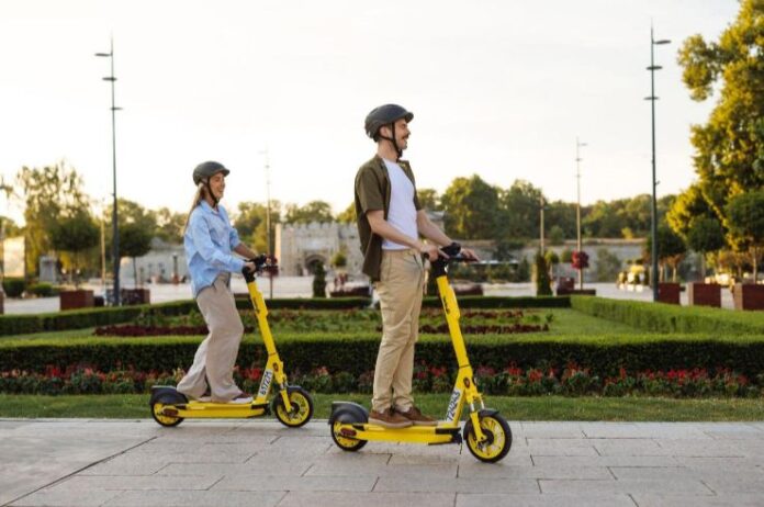 Počelo iznajmljivanje električnih trotineta u Nišu