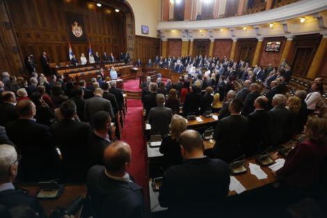 Počelo redovno jesenje zasedanje Skupštine Srbije, za početak poslanička pitanja za vlast