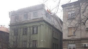 Počelo rušenje nadzidanog dela objekta u Krunskoj 79