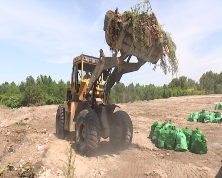 Počelo uklanjanje velike divlje deponije u Novoj Crvenki u opštini Kula