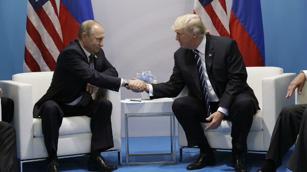 Istorijski sastanak, Trampov trougao, Putin trljao prste