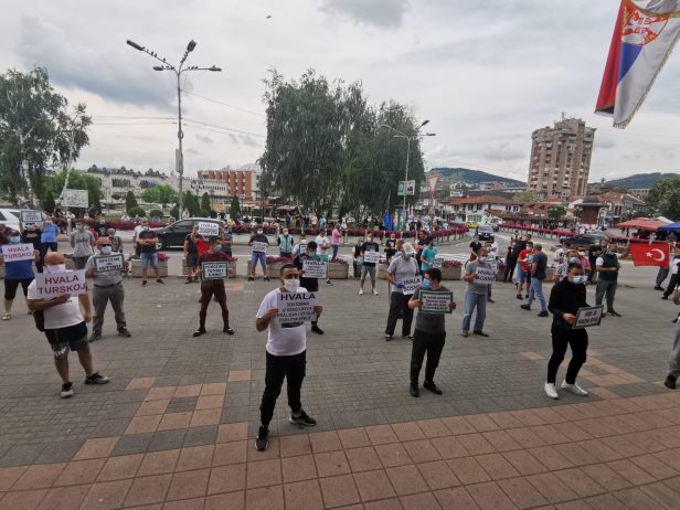 Počeo protest ispred Gradske uprave – Građani traže istinu (VIDEO)