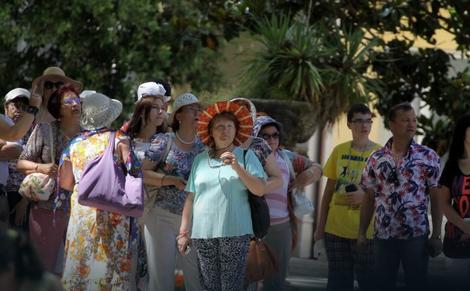 Početak sezone u Trebinju: Turisti preplavili grad