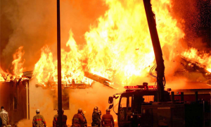 Podmetnut požar u kladionici na Žarkovu, na teren su izašle četiri vatrogasne ekipe