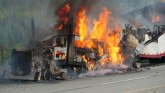 Podmetnuti požari u Novom Sadu? Zapaljeno više kombija i manji kamion VIDEO