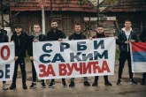 Podrška Vučiću: Grupa mladića iz Kosovskog Pomoravlja krenula na veliki skup u Beogradu FOTO
