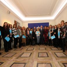 Podrška razvoju ženskog preduzetništva: U Novom Sadu dodeljeno 15 miliona bespovratnih sredstava! (FOTO)
